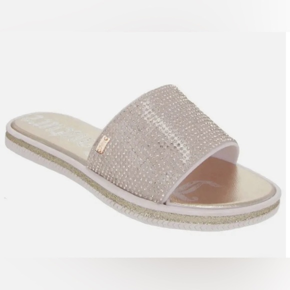 Juicy Couture Shoes - Juicy Couture Yummy Silver sandals 7M
